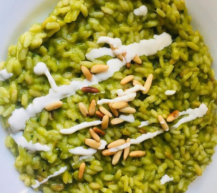 Risotto acquerello alla crema di asparagi e caprino