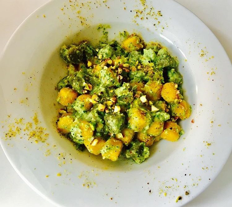 Gnocchi di zucca con pesto di pistacchi