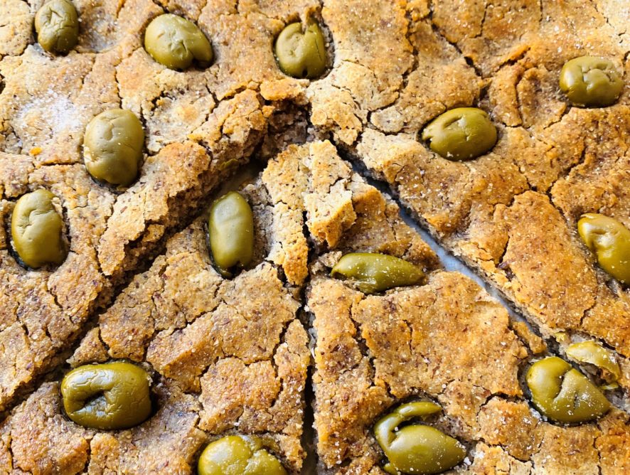 Focaccia di grano saraceno e olive