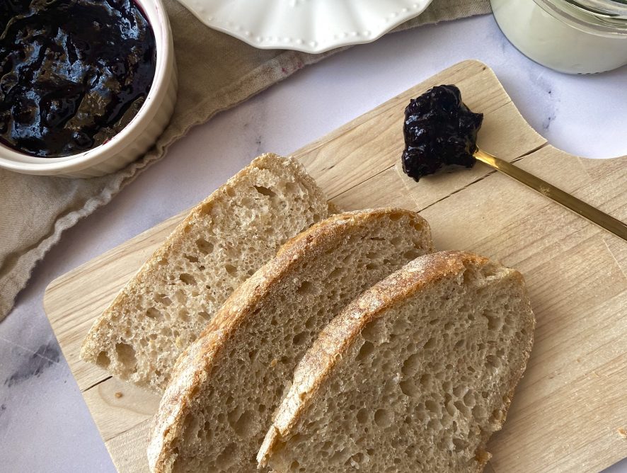 Pane a lievitazione naturale semintegrale